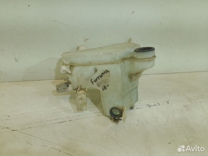 Бачок омывателя Toyota Fortuner 2 2015-2023