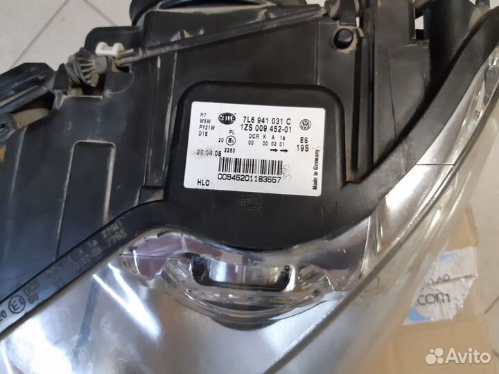 Фара Touareg адаптив ксенон 07-10