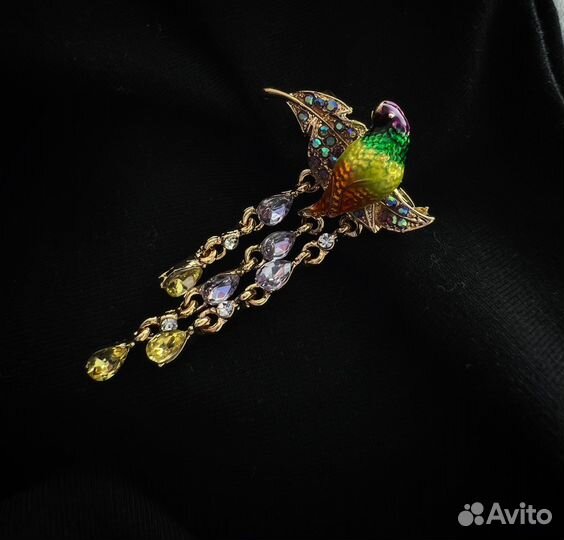 Брошь женская Попугай