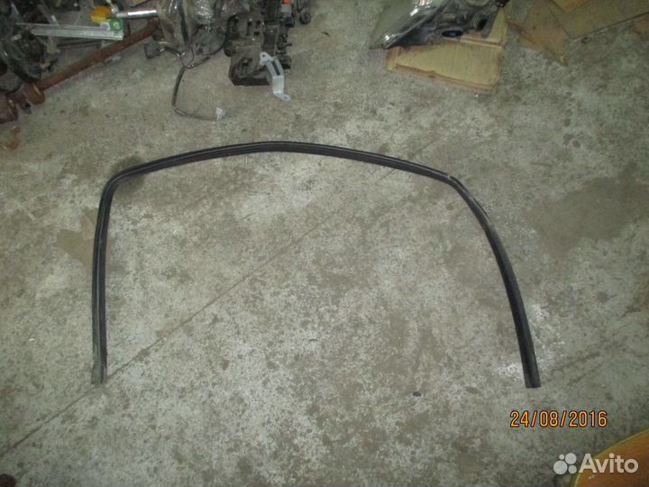 Направляющая стекла двери 96213633 Daewoo Nexia