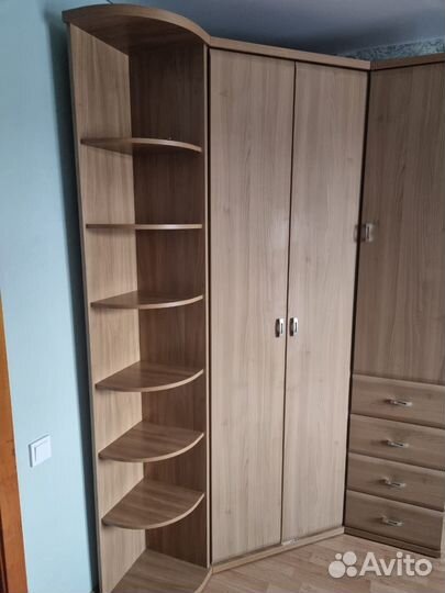 Угловой шкаф