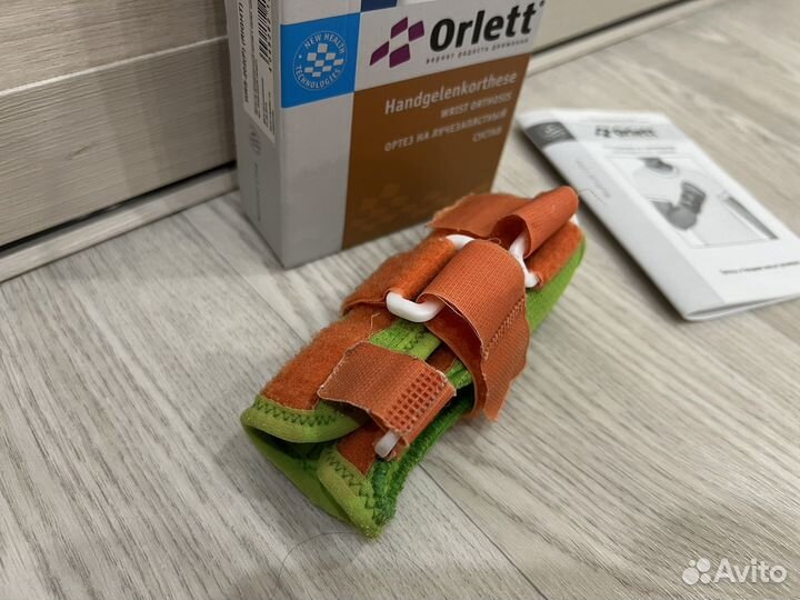 Ортез на лучезапястный сустав правый М