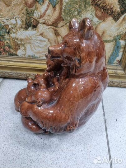 Статуэтка Медведица с медвежатами, керамика, Гжель