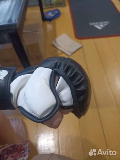 Боксерские перчатки 12 oz