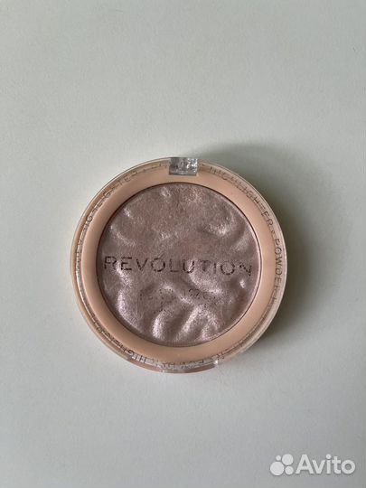 Хайлайтер Revolution Peach Lights