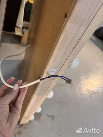 Гримерное зеркало с лампочками напольное