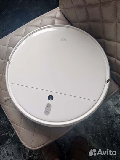 Робот-пылесос с функцией влажной уборки