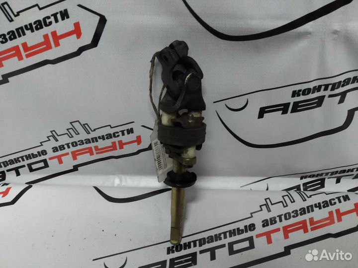 Карданчик рулевой nissan X-trail NT30 T30 нижняя ч