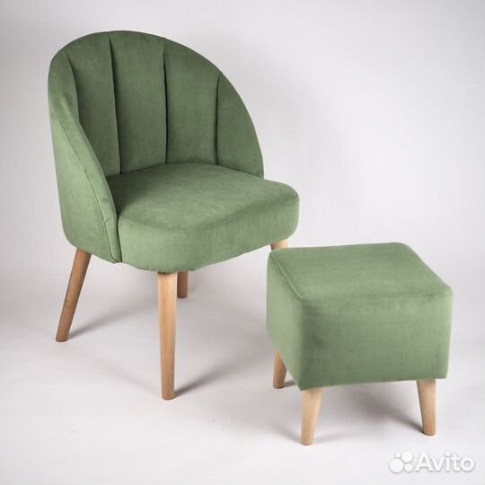 Стул на деревянных ножках мягкий, в велюре