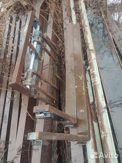 Вилы палетные