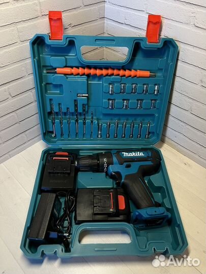 Шуруповерт Makita 18v