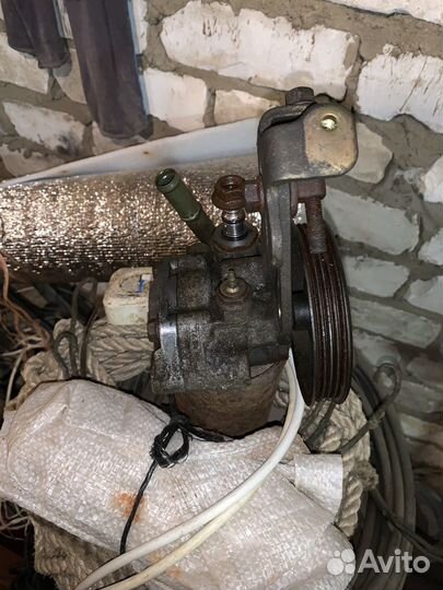 Насос гур на mazda demio 1999г