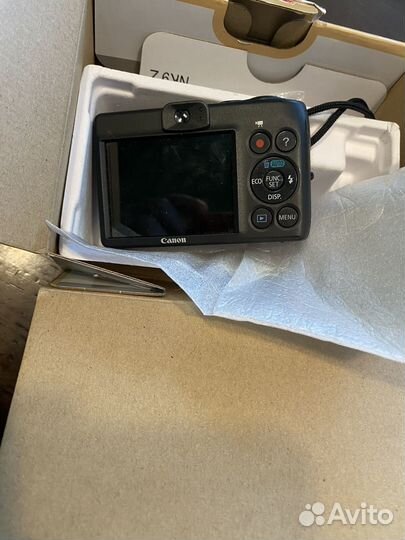 Компактный фотоаппарат canon