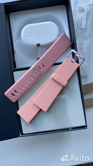 Fitbit versa 3 смарт часы