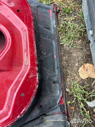 Задняя левая дверь Range Rover Sport