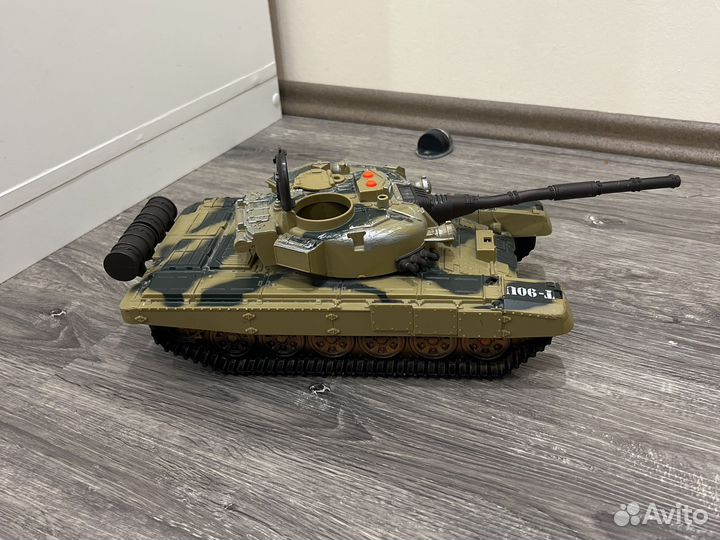 Игрушечный танк