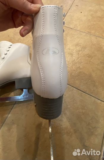 Коньки фигурные 39 размер, новые