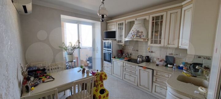 2-к. квартира, 70 м², 14/17 эт.