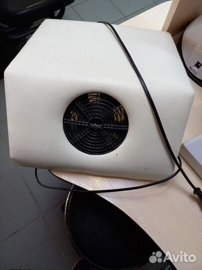 Вытяжка для маникюра, подставка для рук, лампа уф