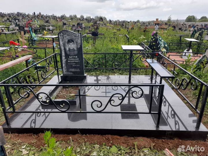 Памятники на могилу из гранита и мрамора