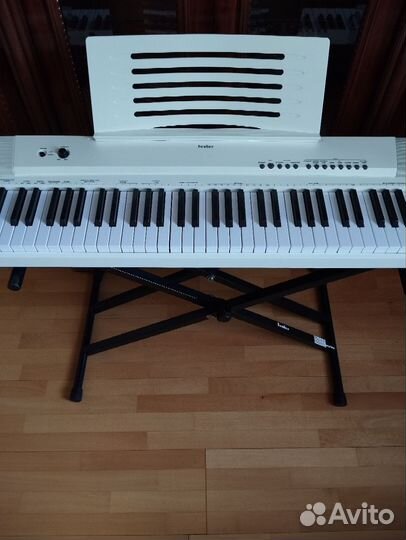 Цифровое пианино Tesler KB-8850 белый