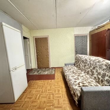 Комната 12 м² в 4-к., 1/10 эт.
