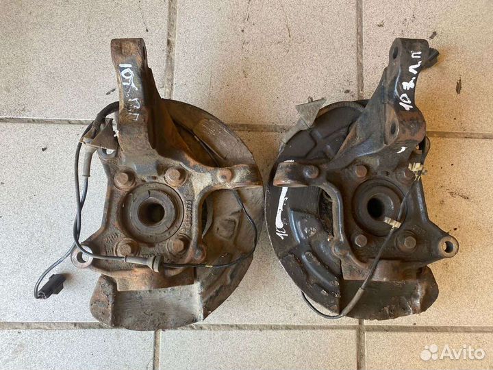 Поворотный кулак передний volvo xc90 2003 г.в