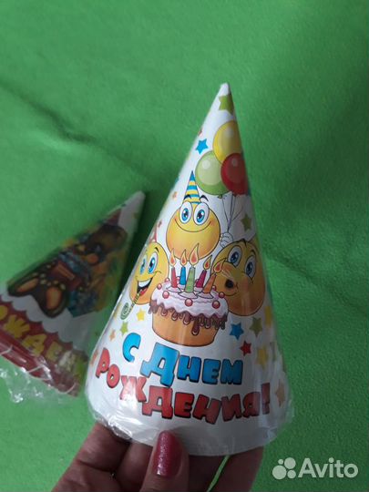 Тарелки, стаканы, колпаки, скатерть для др