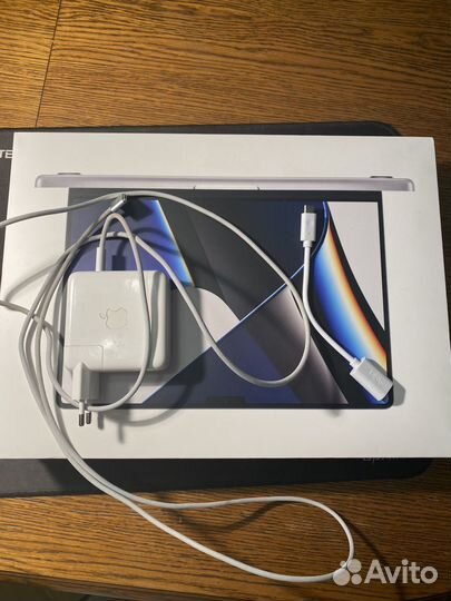 Macbook pro 14 m1 pro (16гб озу / 512гб ssd)