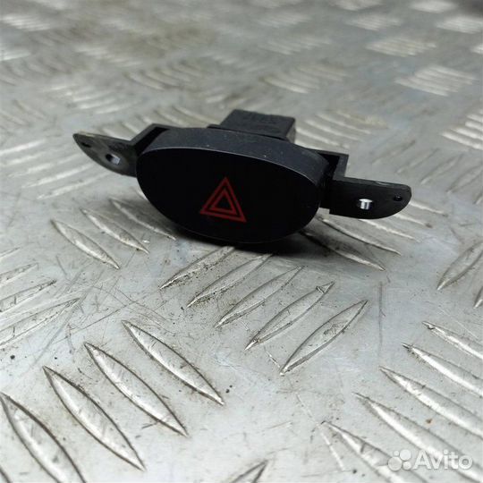 Кнопка аварийной сигнализации Subaru Tribeca 3.6