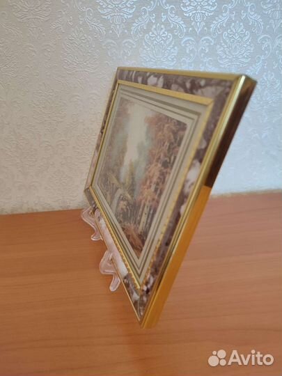 Подставка настольная для фоторамок