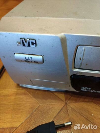 Видеомагнитофон JVC