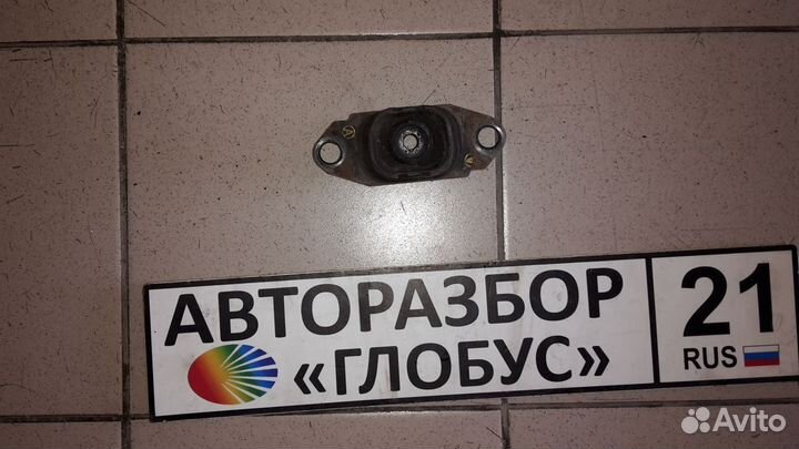 Опора двигателя левая Nissan