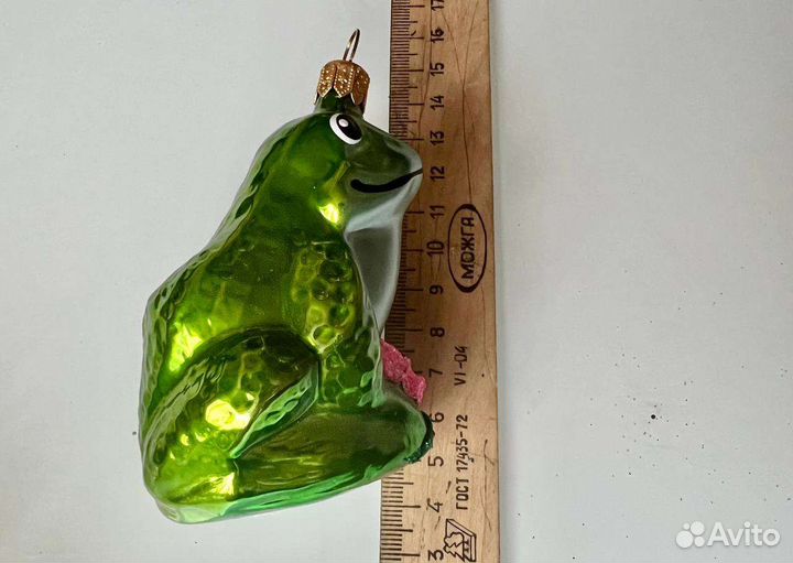 Елочная игрушка лягушка на кувшинке