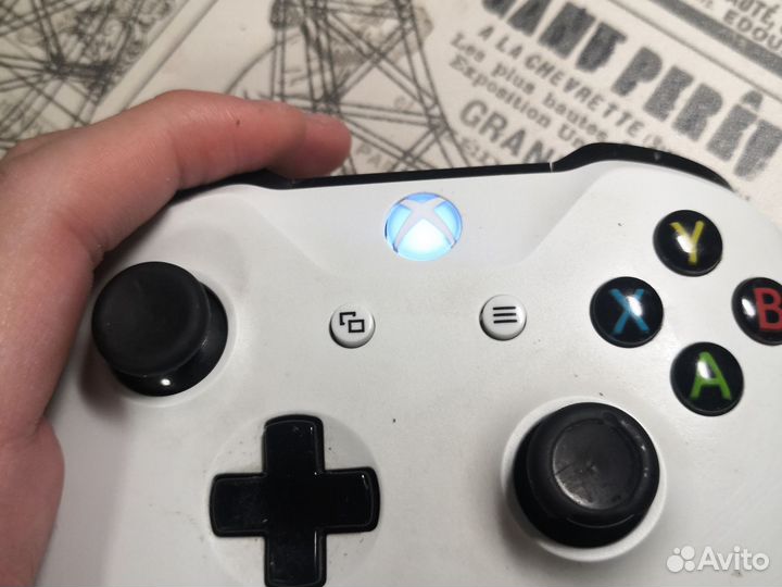 Геймпад xbox One белый