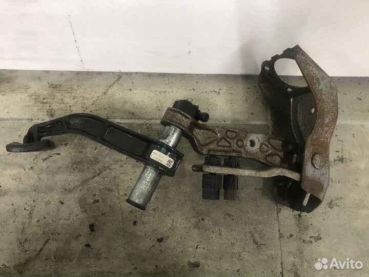 Педаль торомза Infiniti QX56 JA60