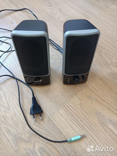 Компьютерные колонки Genius SP-M150