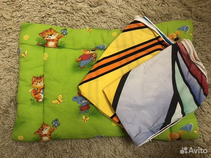 Подушка детская с наволочками