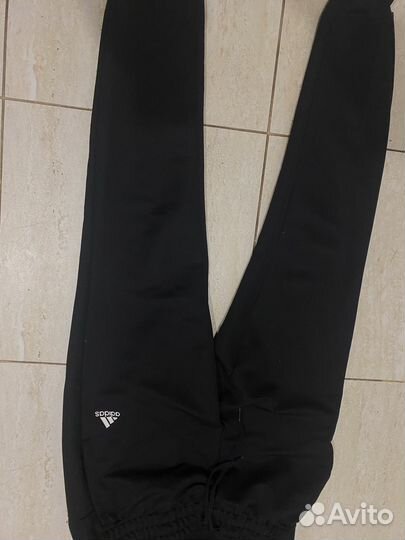 Женский спортивный костюм adidas