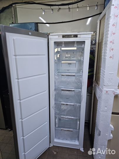 Морозильник Electrolux EUX 2245