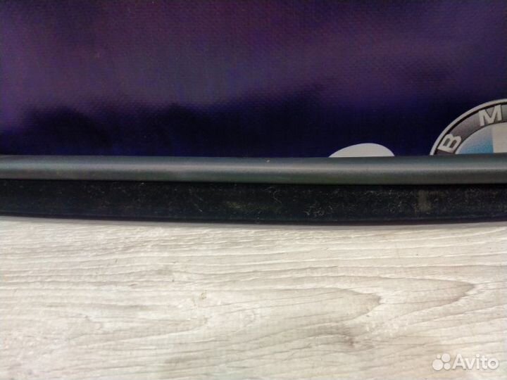 Уплотнитель дверного проема передний левый Bmw