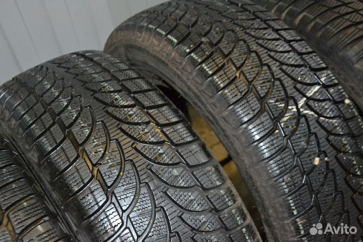 Bridgestone Blizzak LM-80 215/65 R16 98H