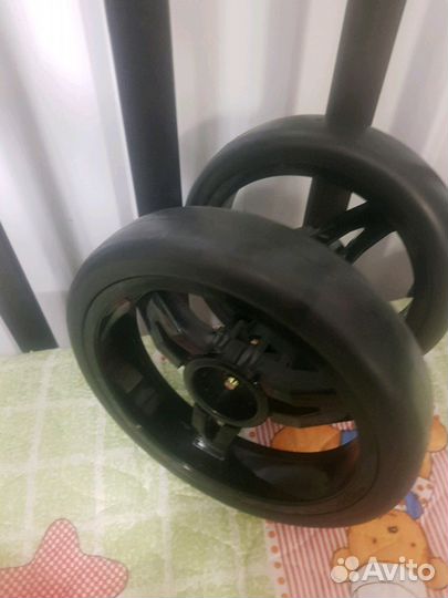 Колесик на коляску прогулочную
