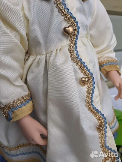 Кукла фарфоровая коллекционная