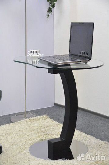 Стеклянный стол овальной формы (900х600 см)