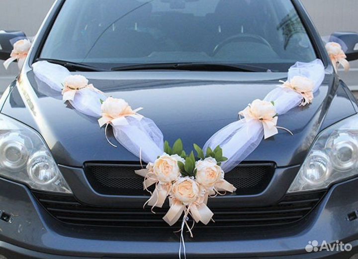 Свадебное украшение на машину