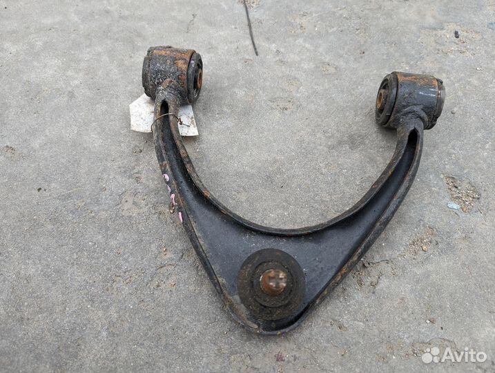 Рычаг Toyota Mark II JZX105 1JZ-GE Верх. Лев. Перед