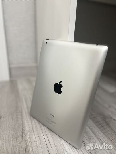 iPad 2 (белый)