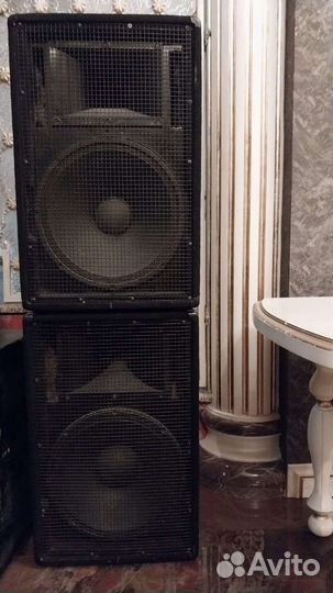 Музыкальная эстрадная аппаратура - колонки