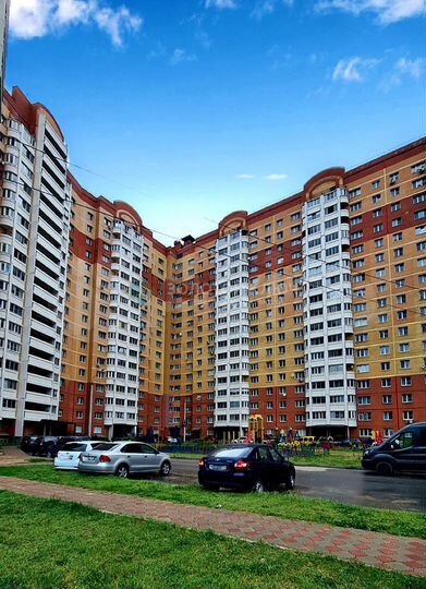 2-к. квартира, 66 м², 6/17 эт.